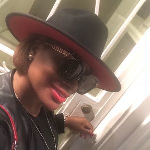 Meet your Posher, Malaina